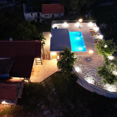 Patakun Holiday Home For 5, With Heated Pool Lecevica Luaran gambar