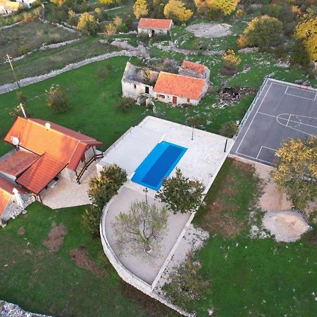 Patakun Holiday Home For 5, With Heated Pool Lecevica Luaran gambar