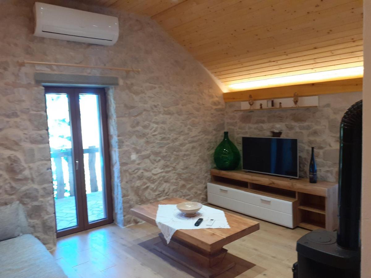 Patakun Holiday Home For 5, With Heated Pool Lecevica Luaran gambar