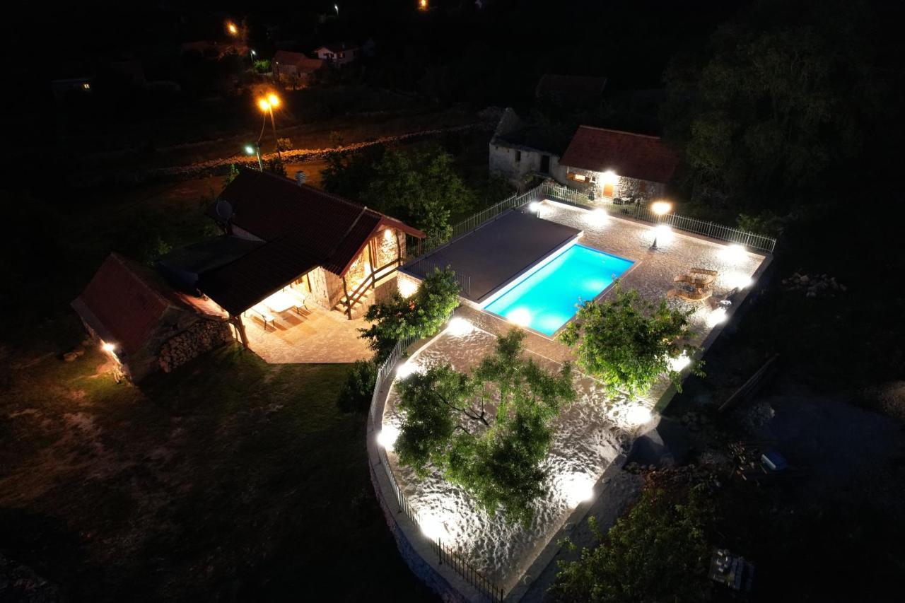 Patakun Holiday Home For 5, With Heated Pool Lecevica Luaran gambar